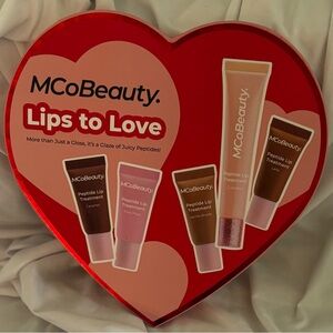 MCOBeauty. LIPS TO LOVE 5 PIECE LIP TREATMENT  SET NEW HEART BOX